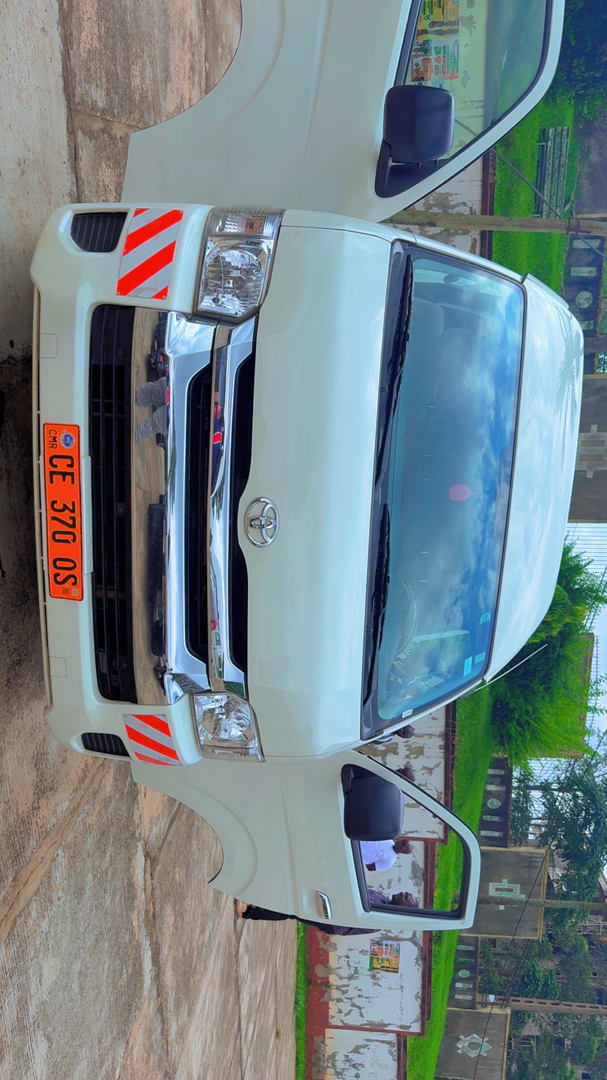 Toyota Hiace (Minibus 15 places)